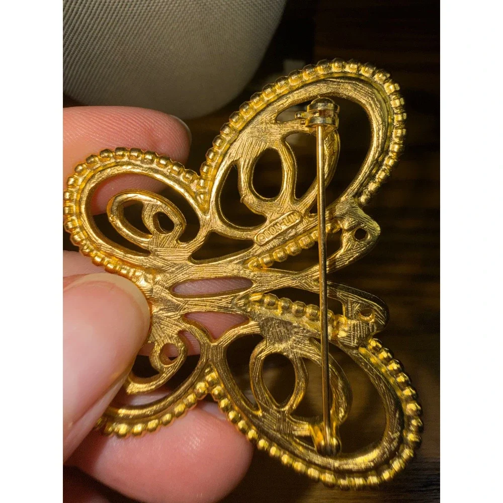 Vintage Gold Tone Butterfly Brooch Filigree Openwork Swirl Pin